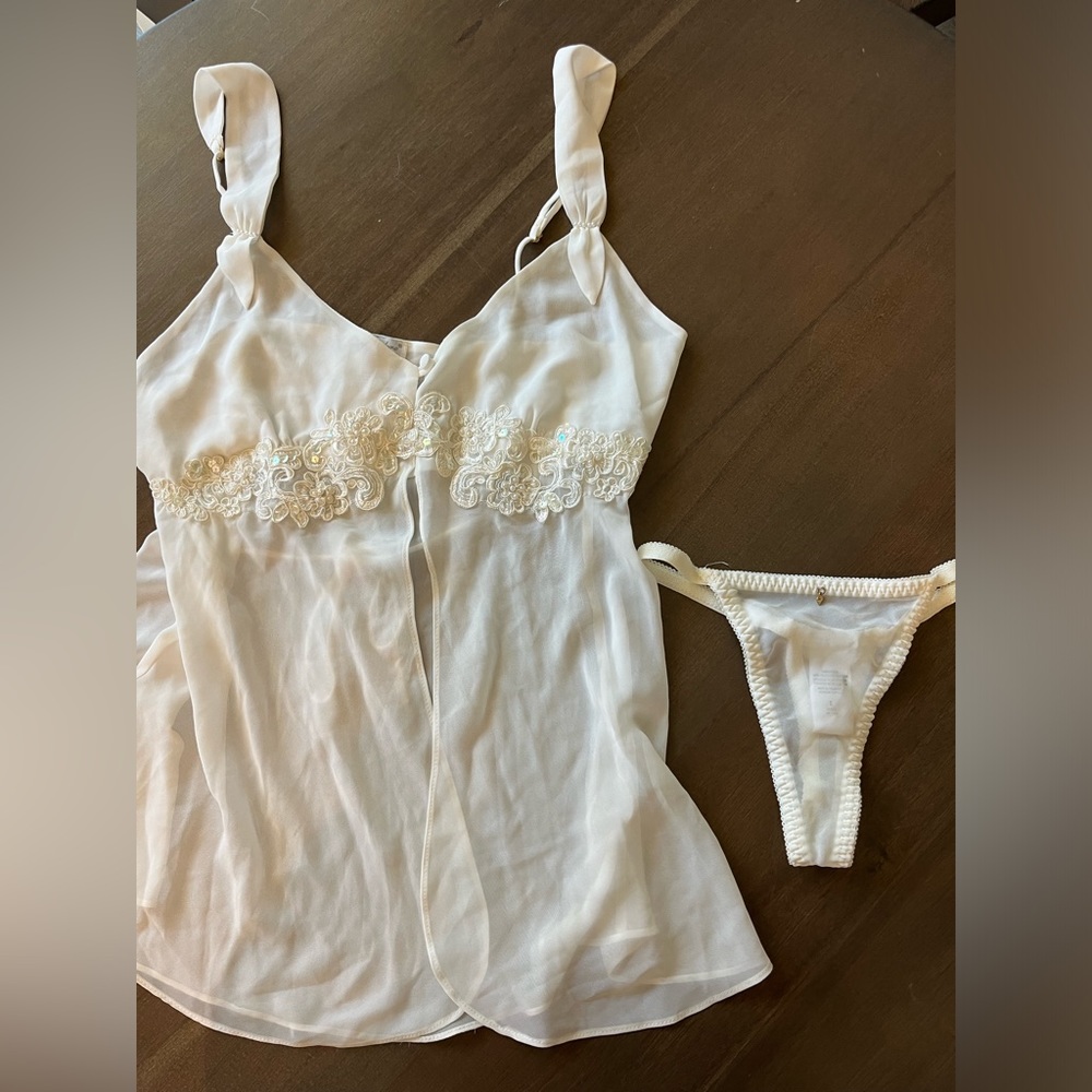 VTG Je T’adore lace slip & matching thong set